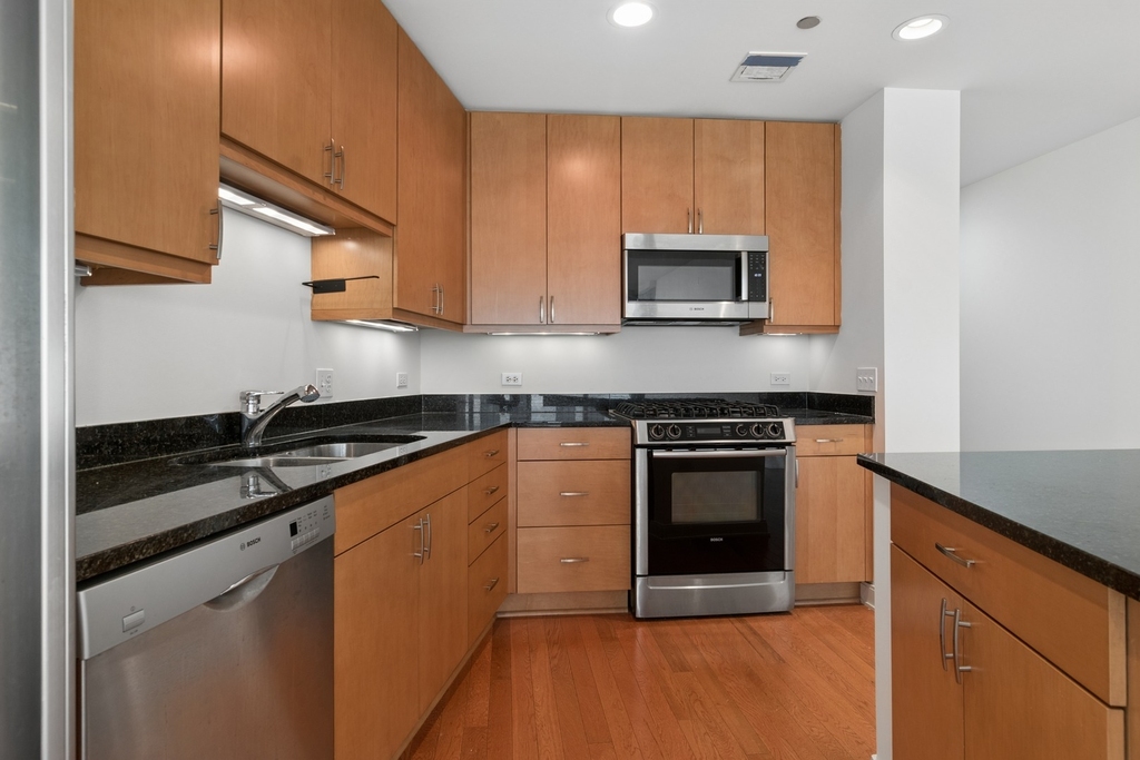 60 E Monroe Street - Photo 1