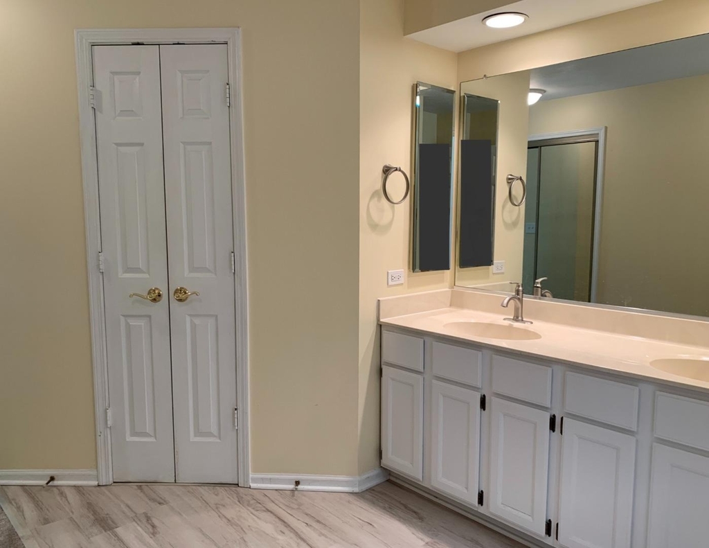 946 Shoreline Road - Photo 7
