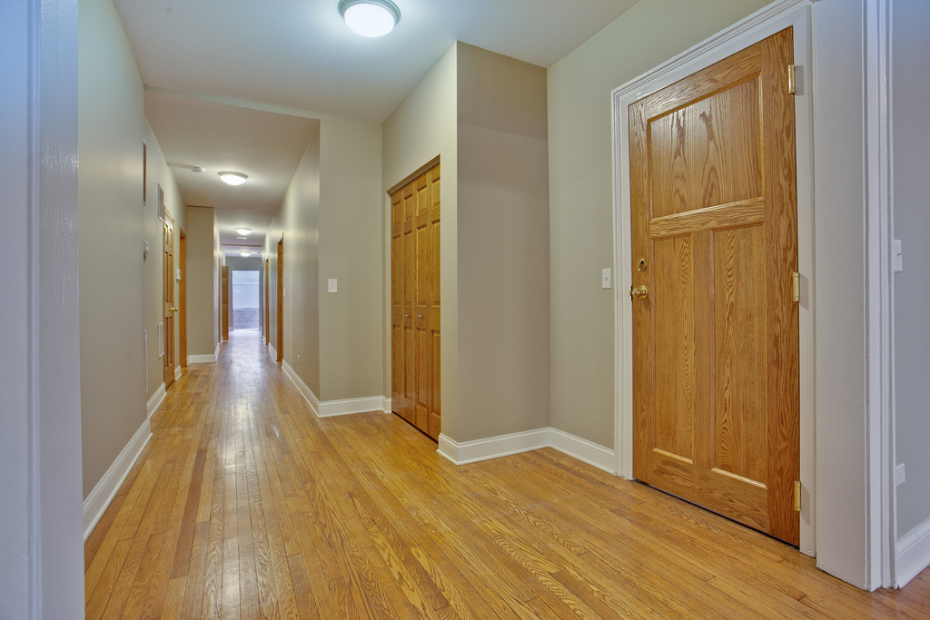 5419 S Hyde Park Boulevard - Photo 0