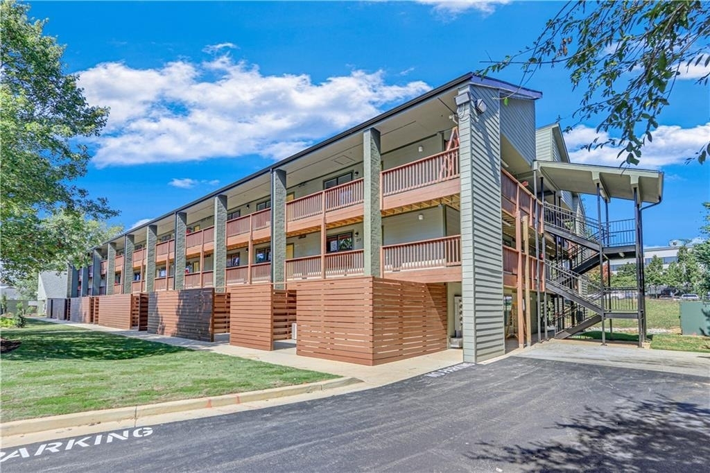 710 Jesse Jewell Parkways Se - Photo 16