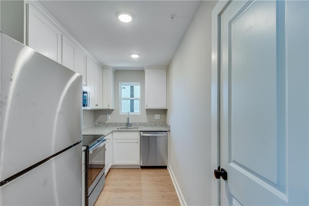 710 Jesse Jewell Parkways Se - Photo 5