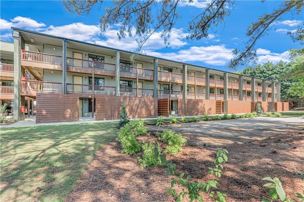 710 Jesse Jewell Parkways Se - Photo 15