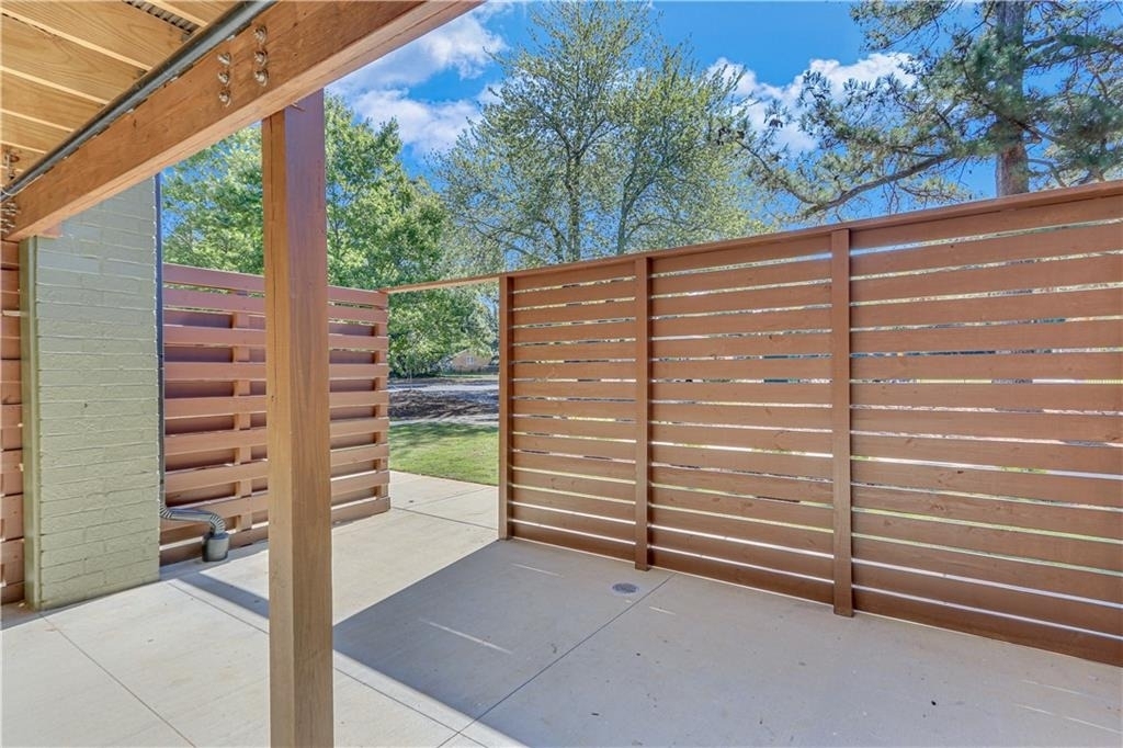 710 Jesse Jewell Parkways Se - Photo 1