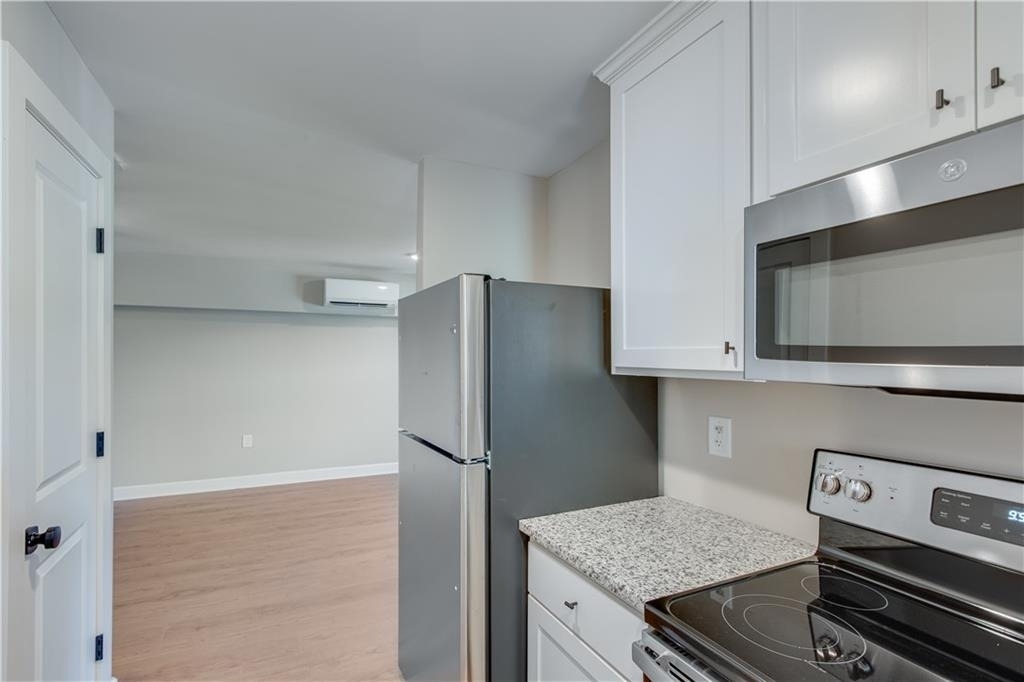 710 Jesse Jewell Parkways Se - Photo 8