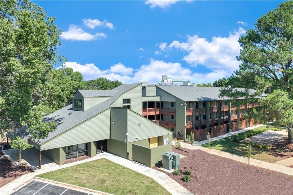 710 Jesse Jewell Parkways Se - Photo 15