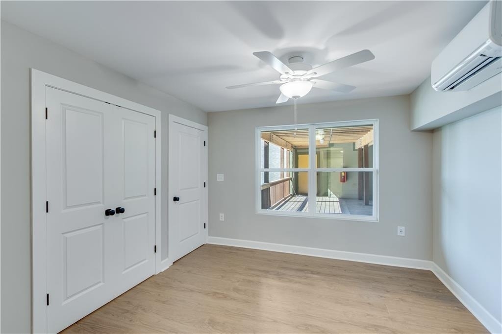 710 Jesse Jewell Parkways Se - Photo 9