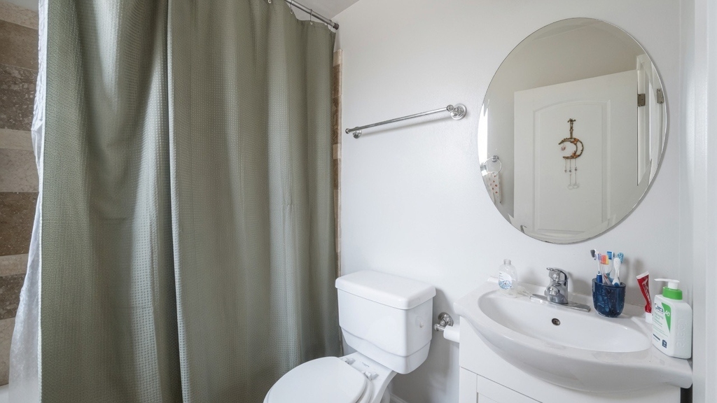 2046 W Touhy Avenue - Photo 8