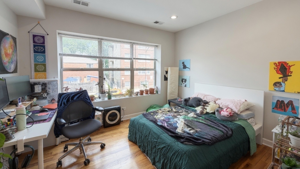 2046 W Touhy Avenue - Photo 5