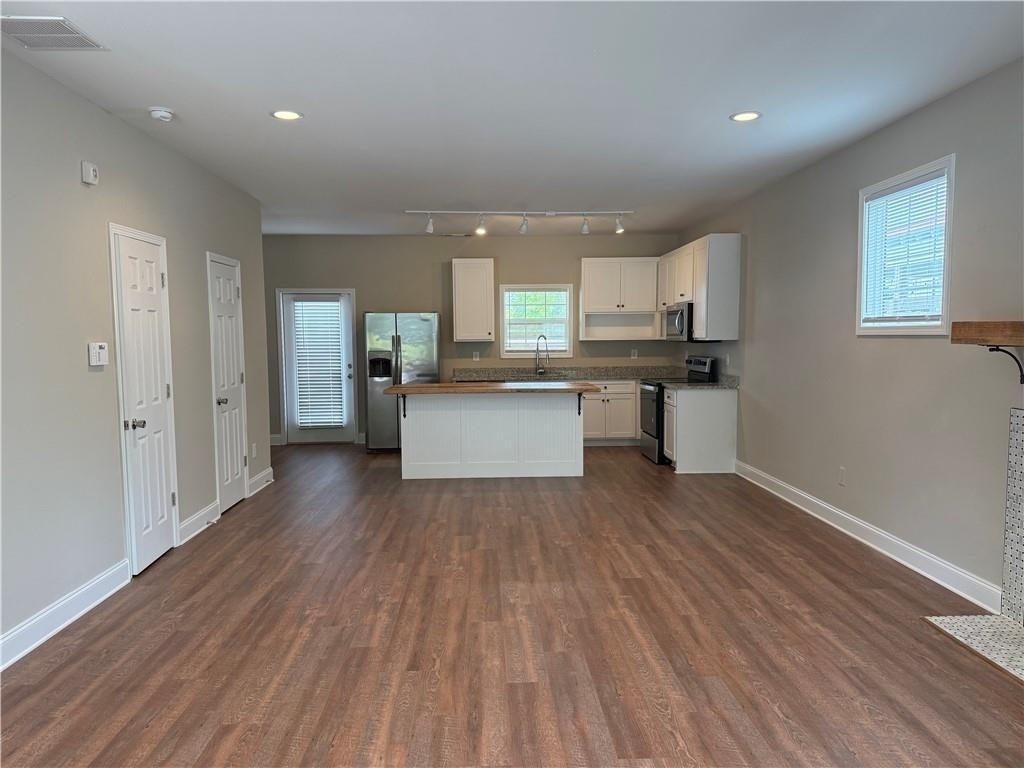 768 Grove Street - Photo 3