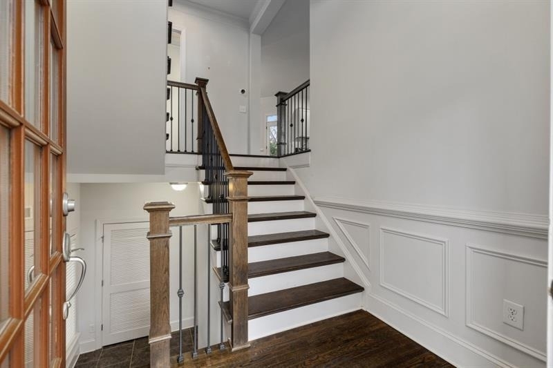 926 Canterbury Lane - Photo 2