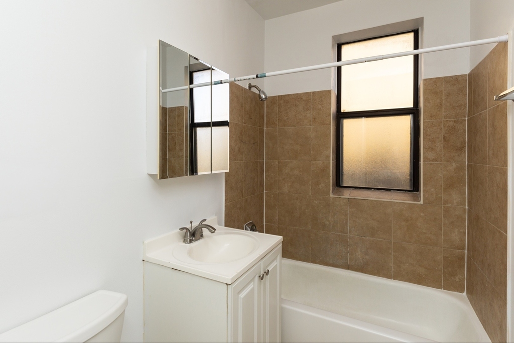3213 W Diversey Avenue - Photo 8
