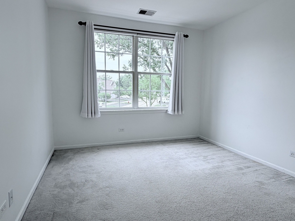 1146 Bristol Lane - Photo 11