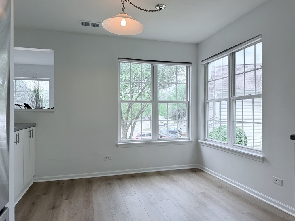 1146 Bristol Lane - Photo 3