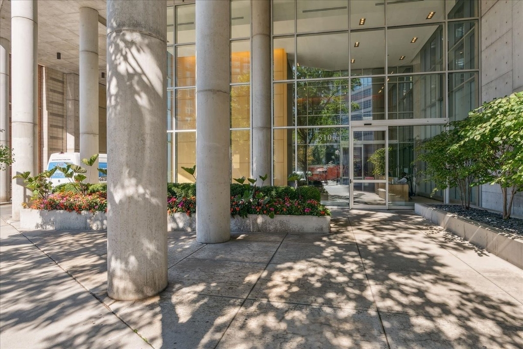510 W Erie Street - Photo 1