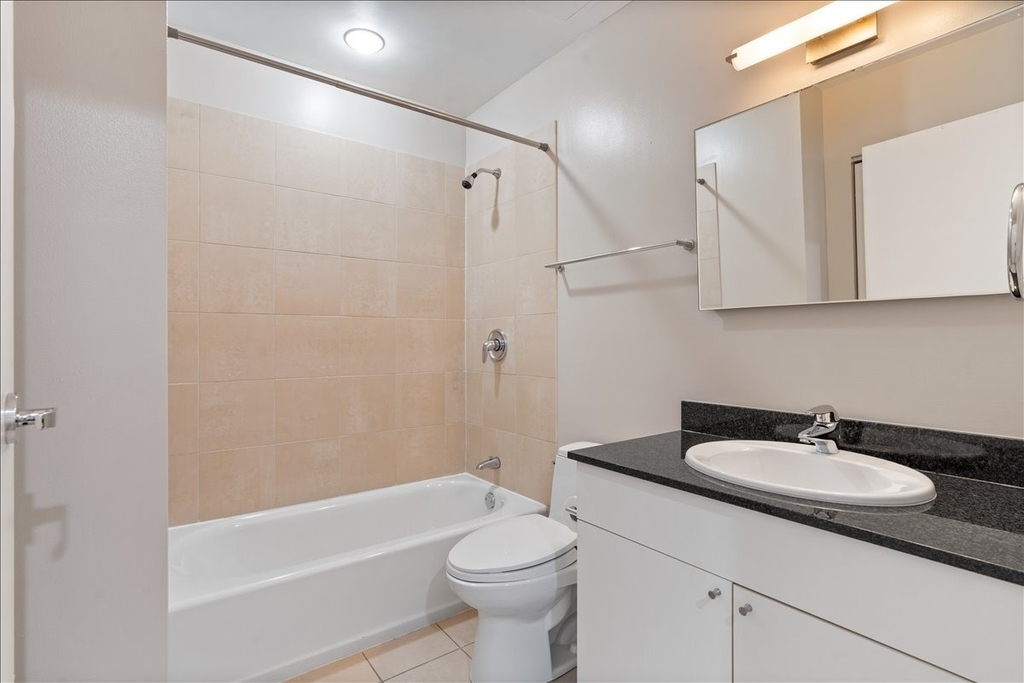 510 W Erie Street - Photo 19