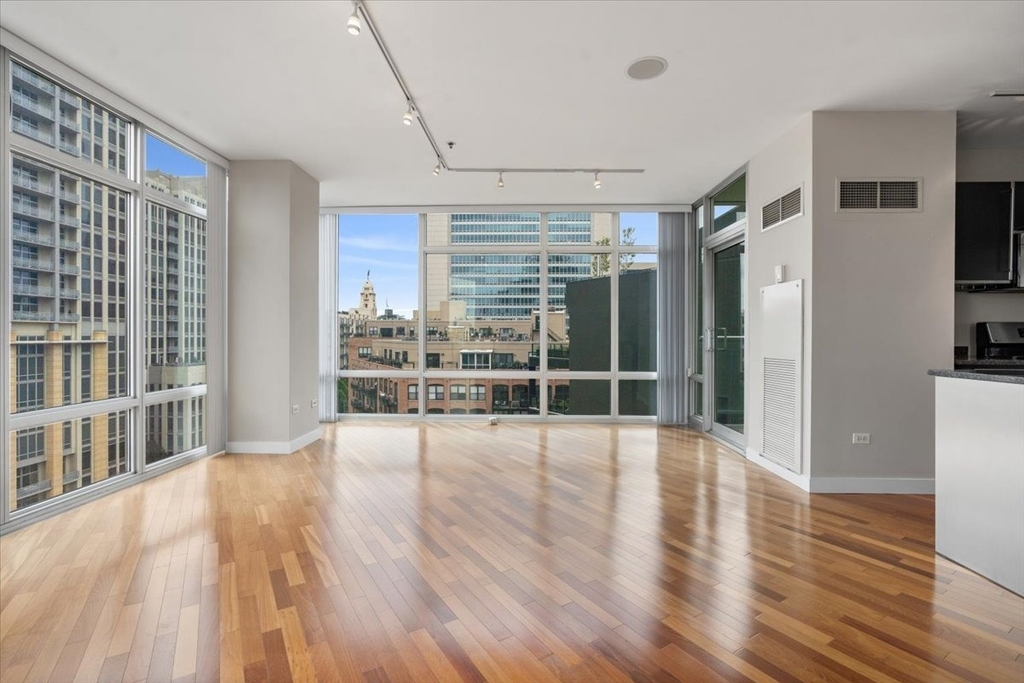 510 W Erie Street - Photo 7