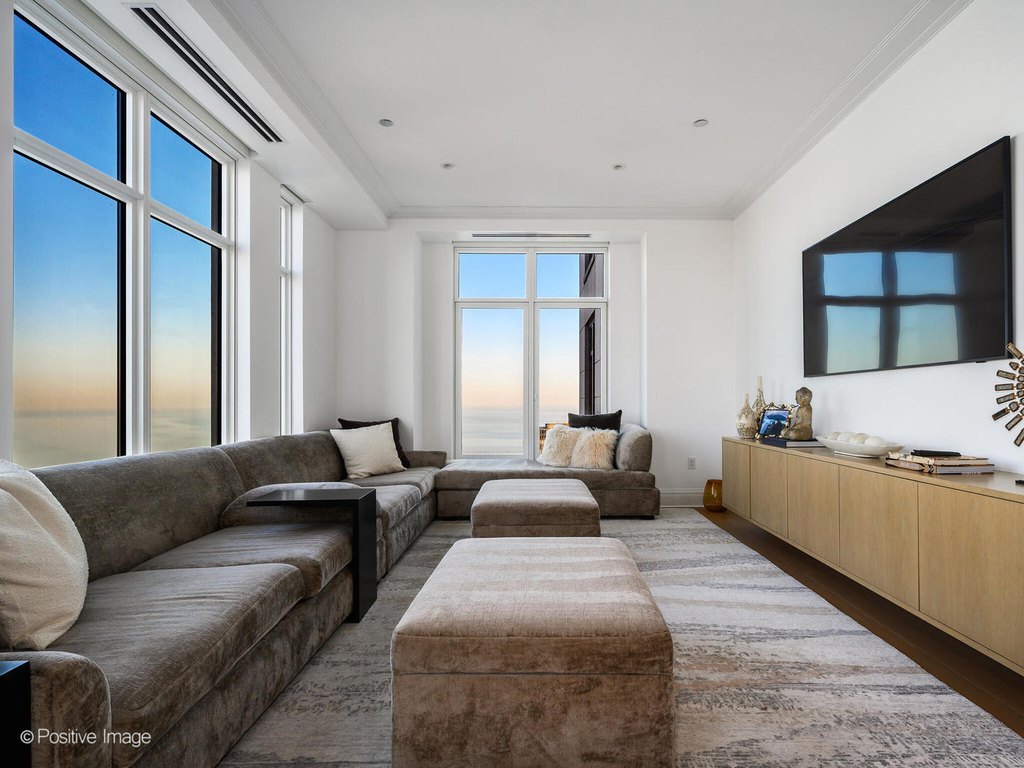 451 E Grand Avenue - Photo 9
