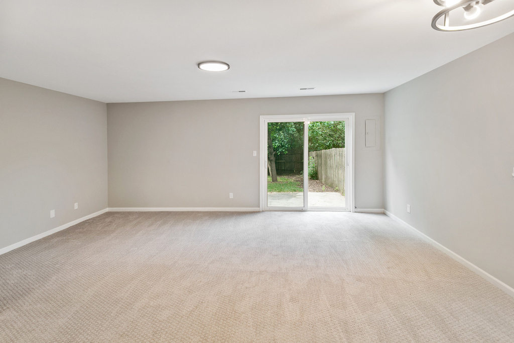 1320 E Arnold Street - Photo 6