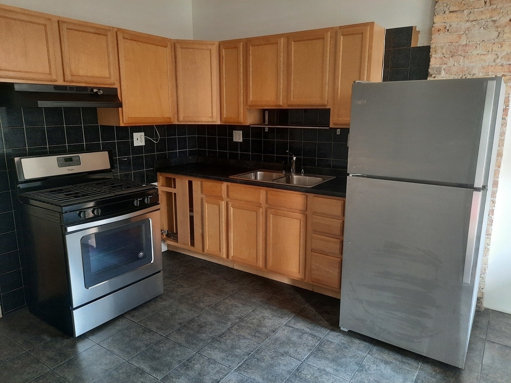 1512 N Artesian Avenue - Photo 3