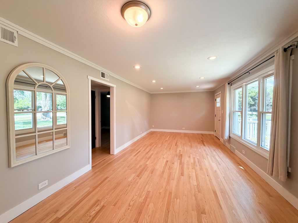 26w416 Macarthur Avenue - Photo 8