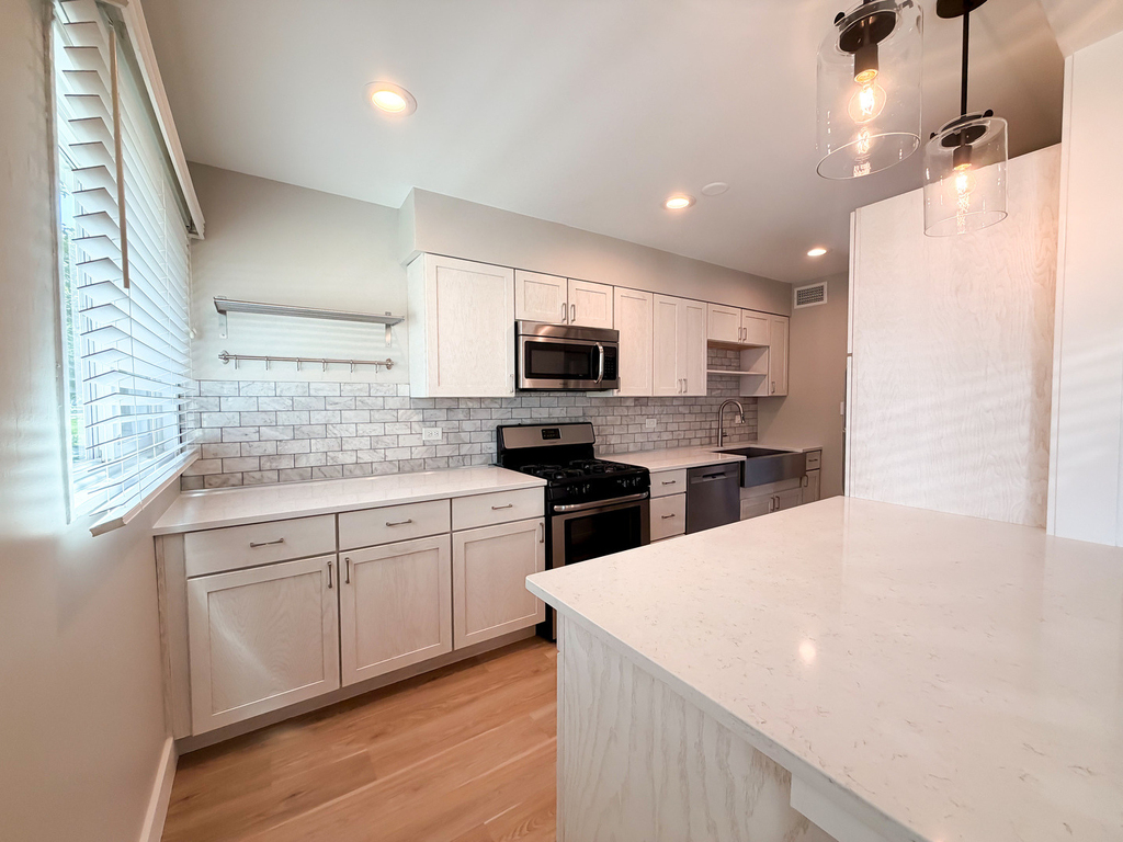 26w416 Macarthur Avenue - Photo 5