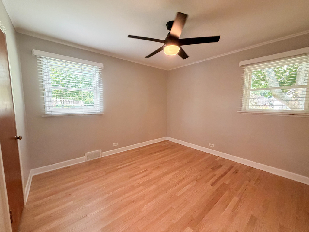 26w416 Macarthur Avenue - Photo 11