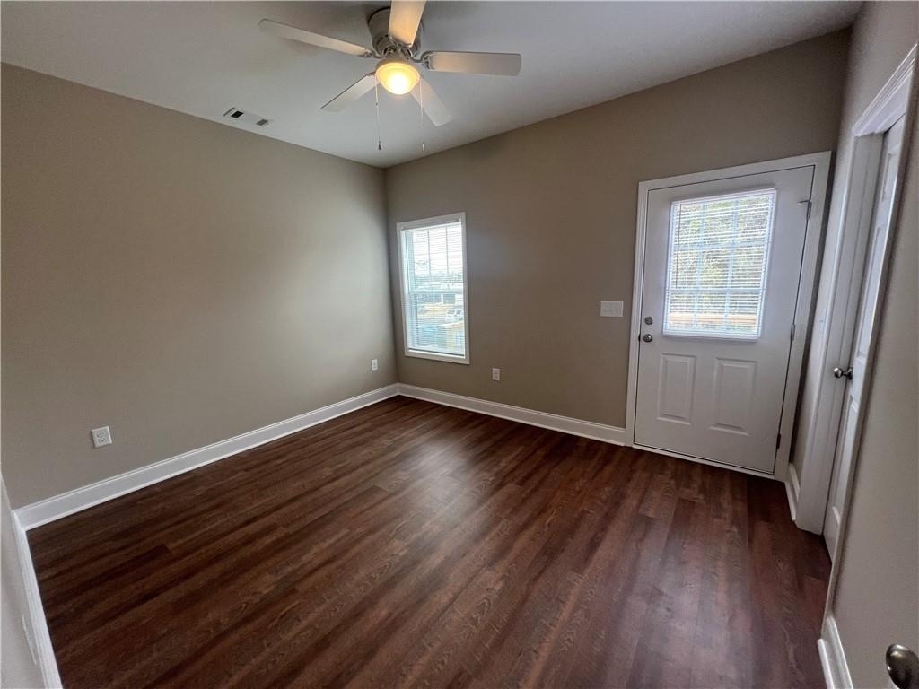 1027 Park Hill Drive - Photo 4