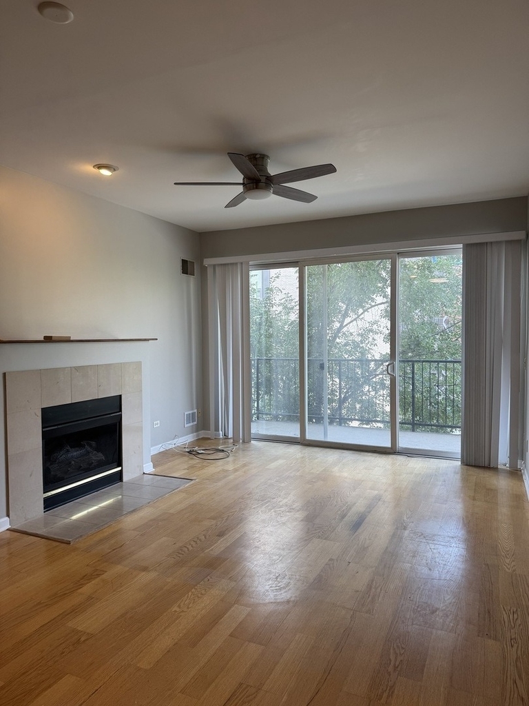 647 N Green Street - Photo 0