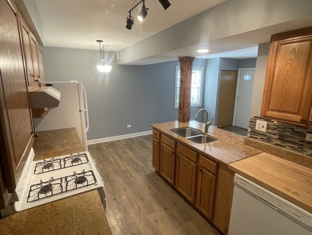 1202 Spur Court - Photo 5