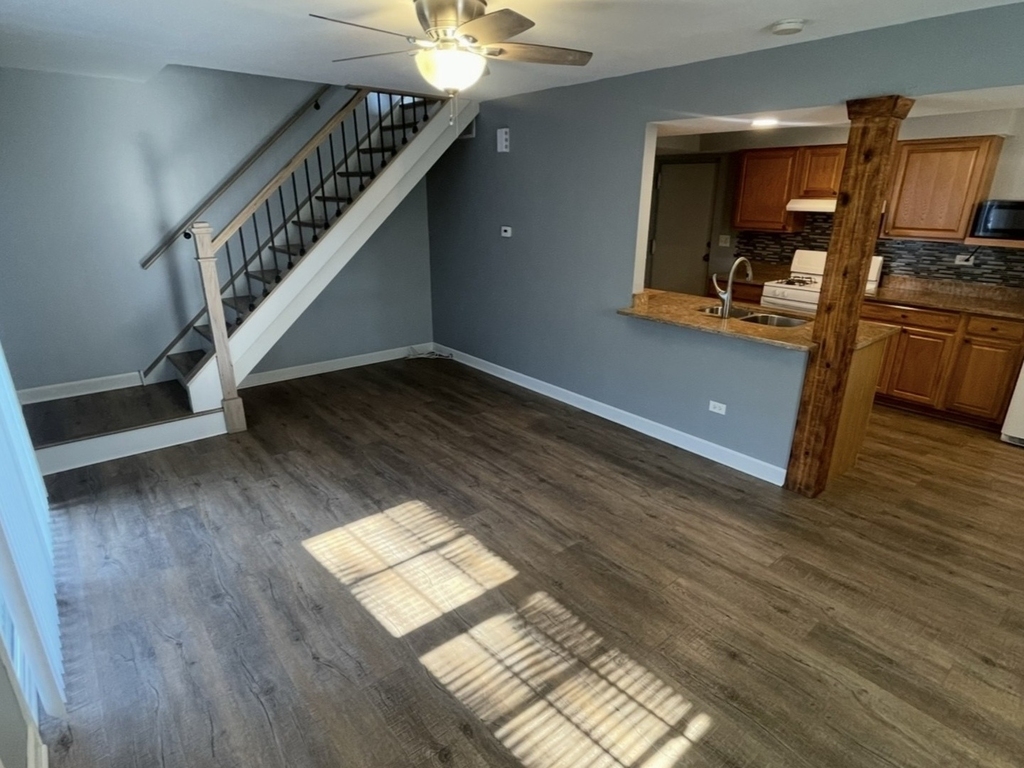 1202 Spur Court - Photo 3