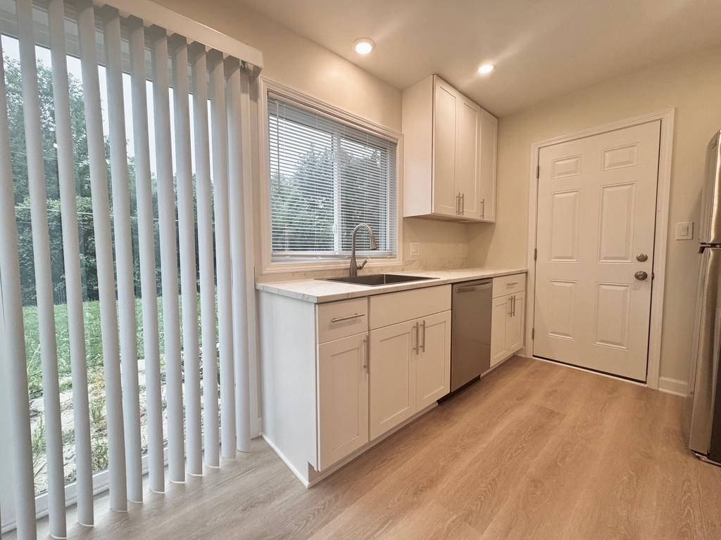 317 Hadleigh Road - Photo 6