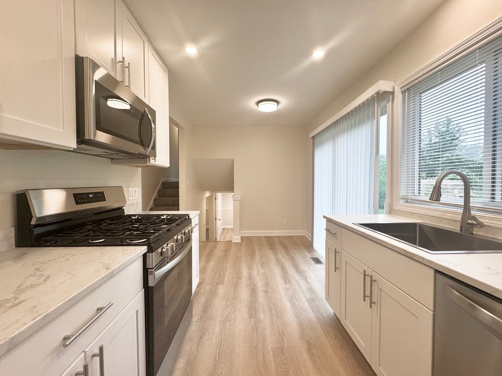 317 Hadleigh Road - Photo 5