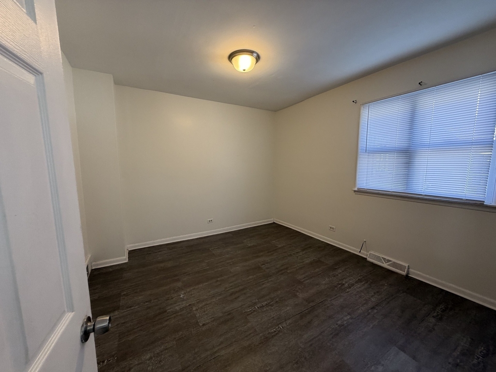 370 Bent Street - Photo 12