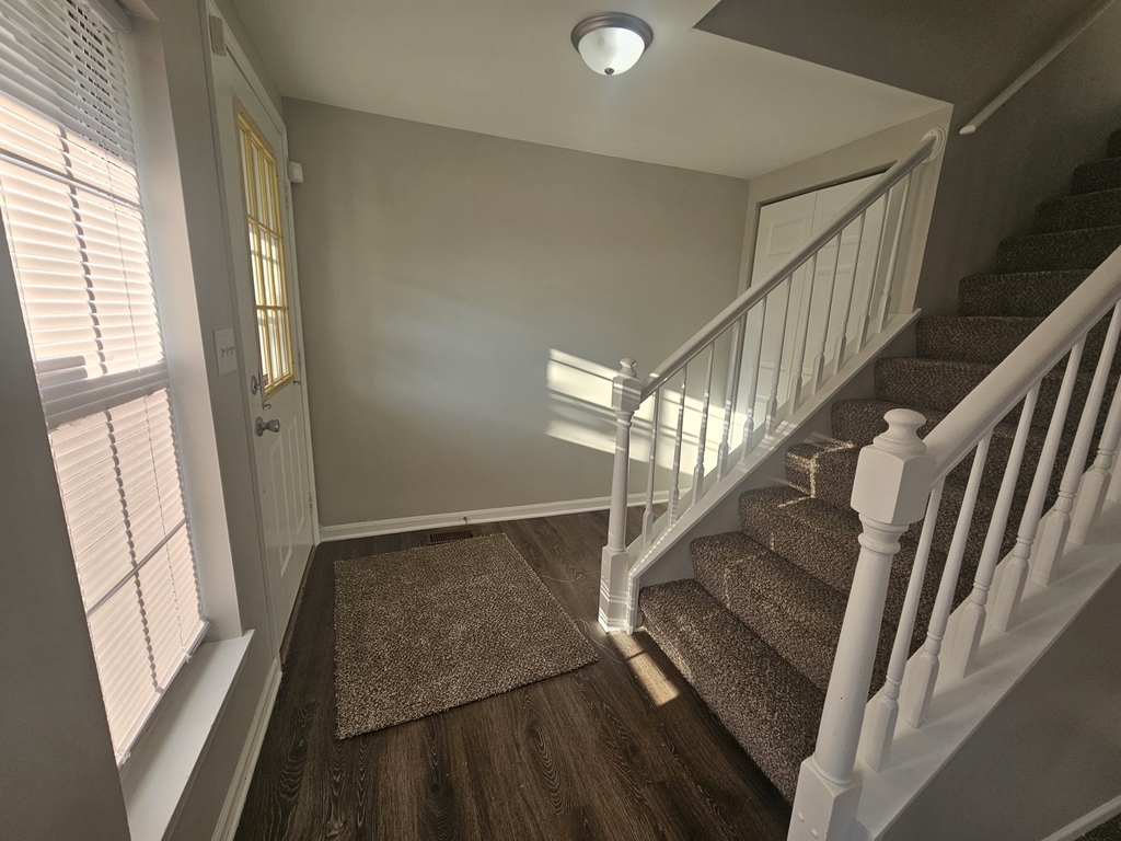 10 King Drive - Photo 2
