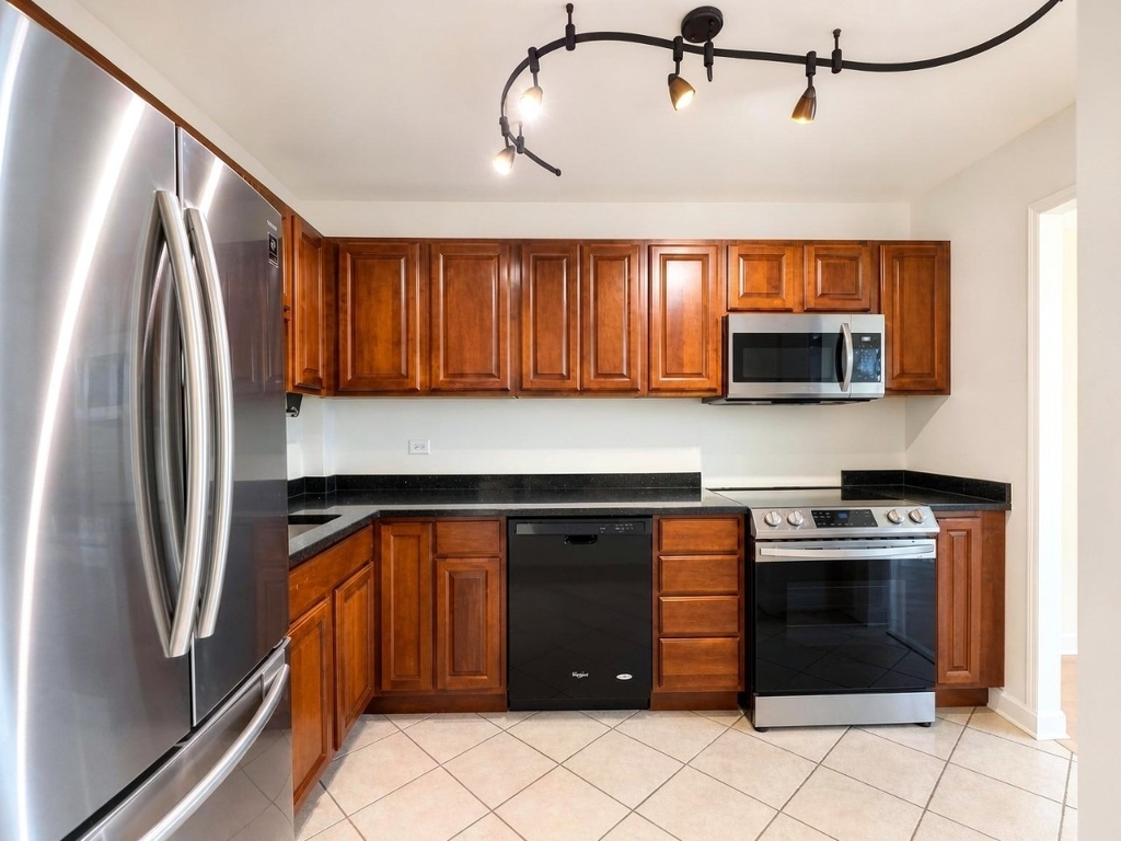 3550 N Lake Shore Drive - Photo 11
