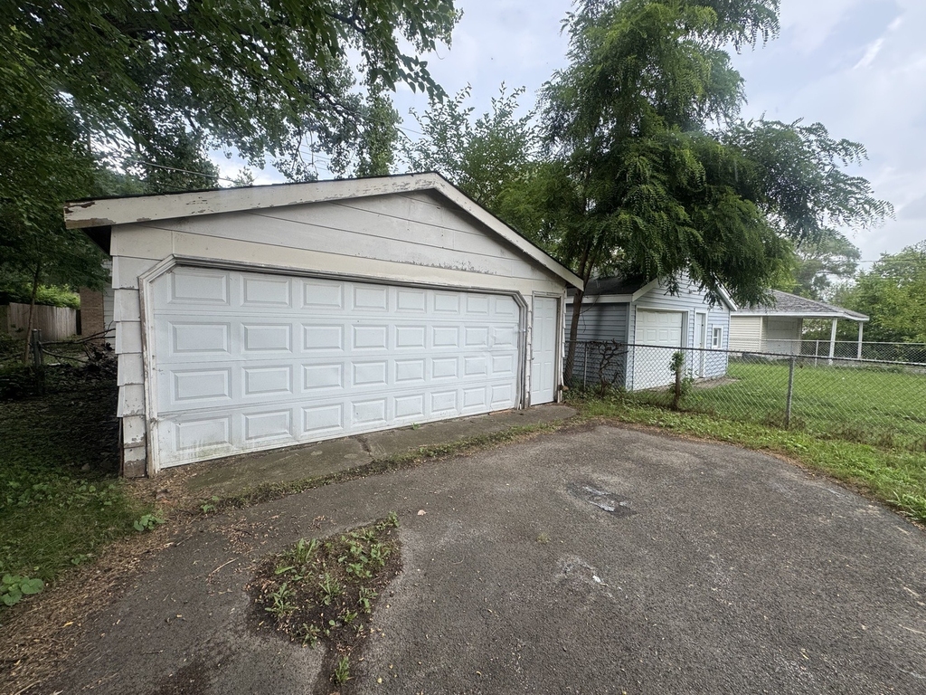 14428 University Avenue - Photo 9
