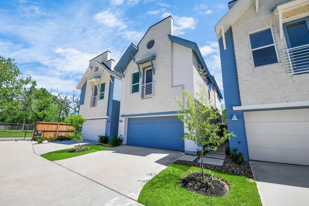1043 Glen Avenue - Photo 2