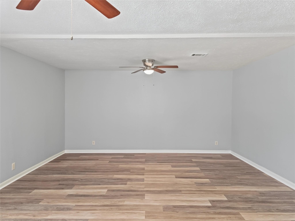 5427 Willow Glen Drive - Photo 2