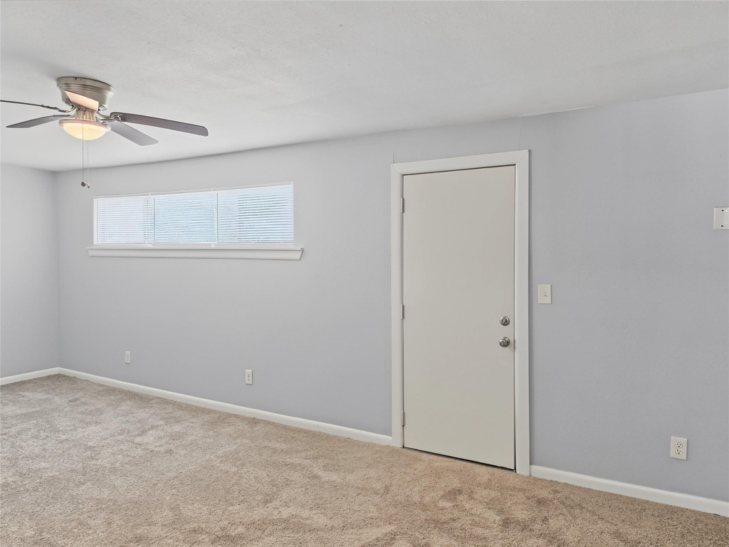 5427 Willow Glen Drive - Photo 10