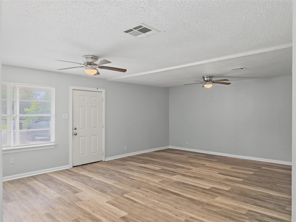 5427 Willow Glen Drive - Photo 9