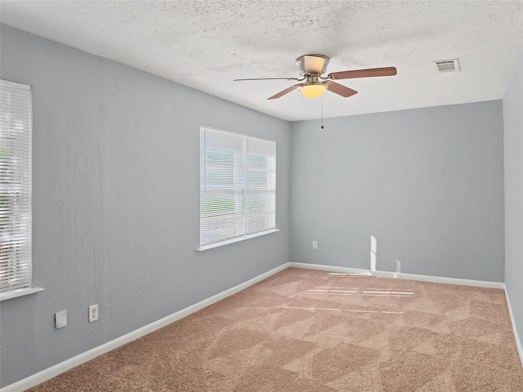 5427 Willow Glen Drive - Photo 12