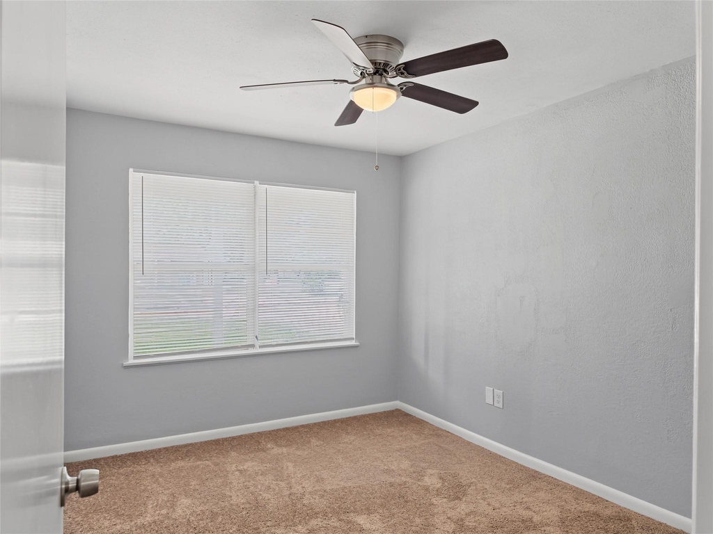 5427 Willow Glen Drive - Photo 16