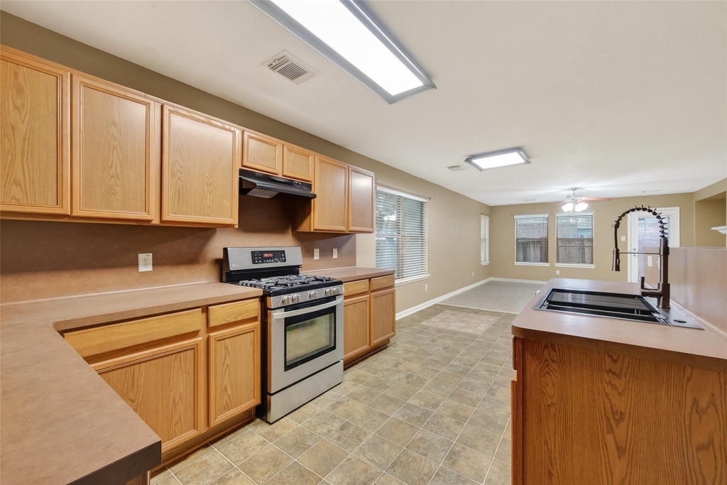9219 Pinderfield Ct - Photo 4