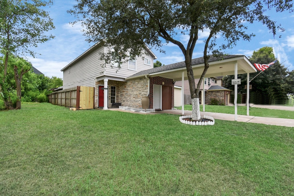 7902 Dyer Street - Photo 0