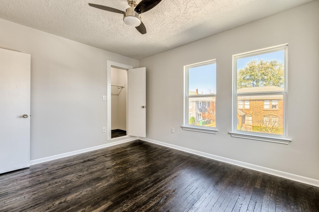 519 W Clay Street - Photo 10