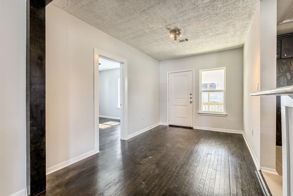 519 W Clay Street - Photo 9