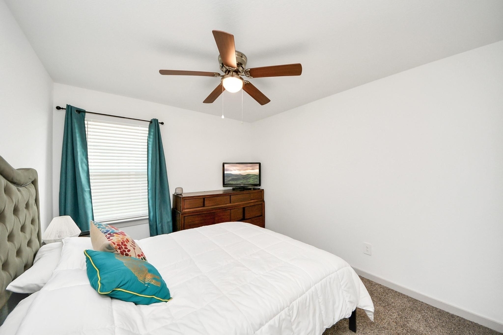 202 Serena Park Lane - Photo 11