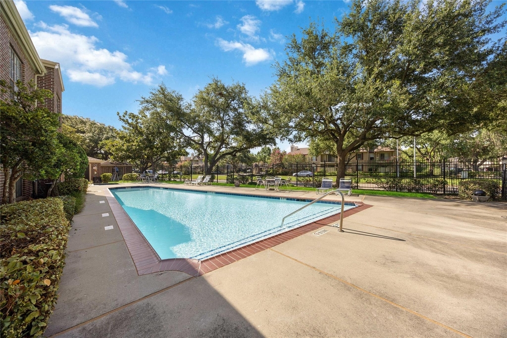 8055 Cambridge Street - Photo 3