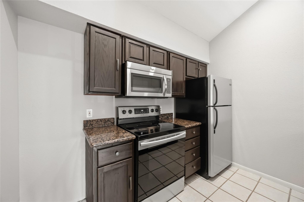 8055 Cambridge Street - Photo 9