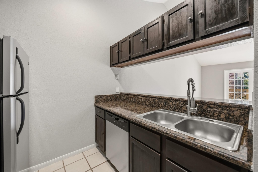 8055 Cambridge Street - Photo 10